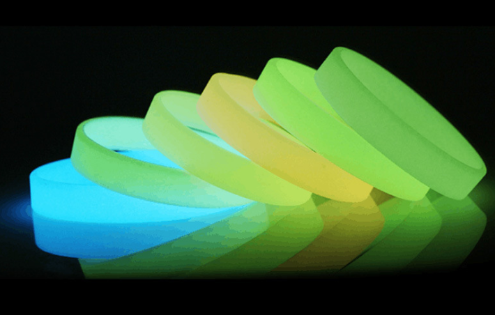 硅胶发光手环为什么会发光,夜光硅胶手环发光原理是什么,发光硅胶手环哪里可以定制 硅胶发光手环为什么会发光,夜光硅胶手环发光原理是什么,发光硅胶手环哪里可以定制