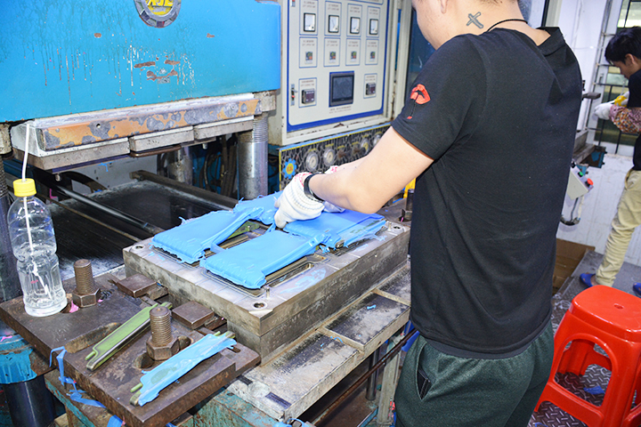 硅胶制品如何快速脱模 硅胶制品如何快速脱模